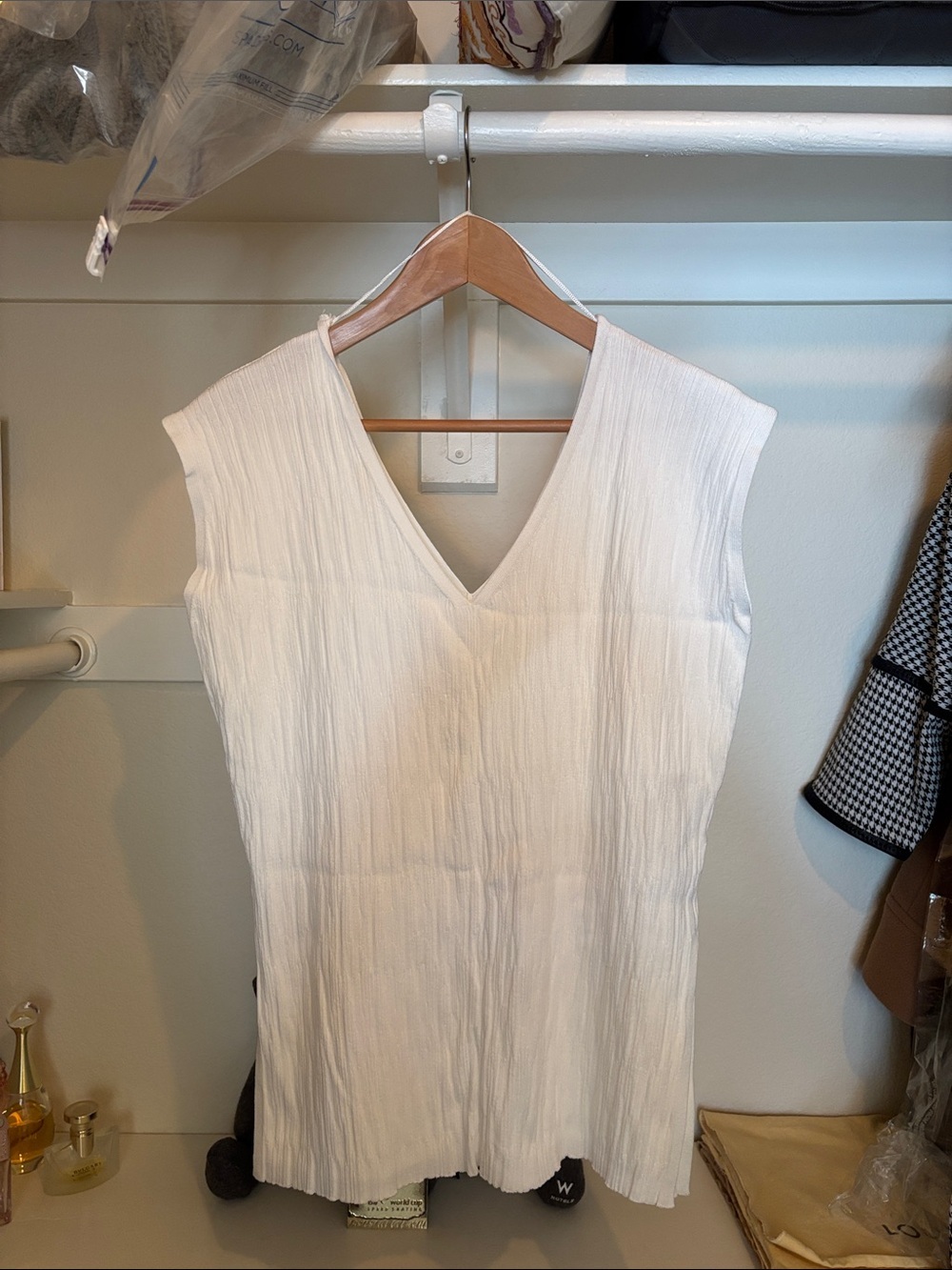 Zara Cream Ribbed V-Neck Tank Top